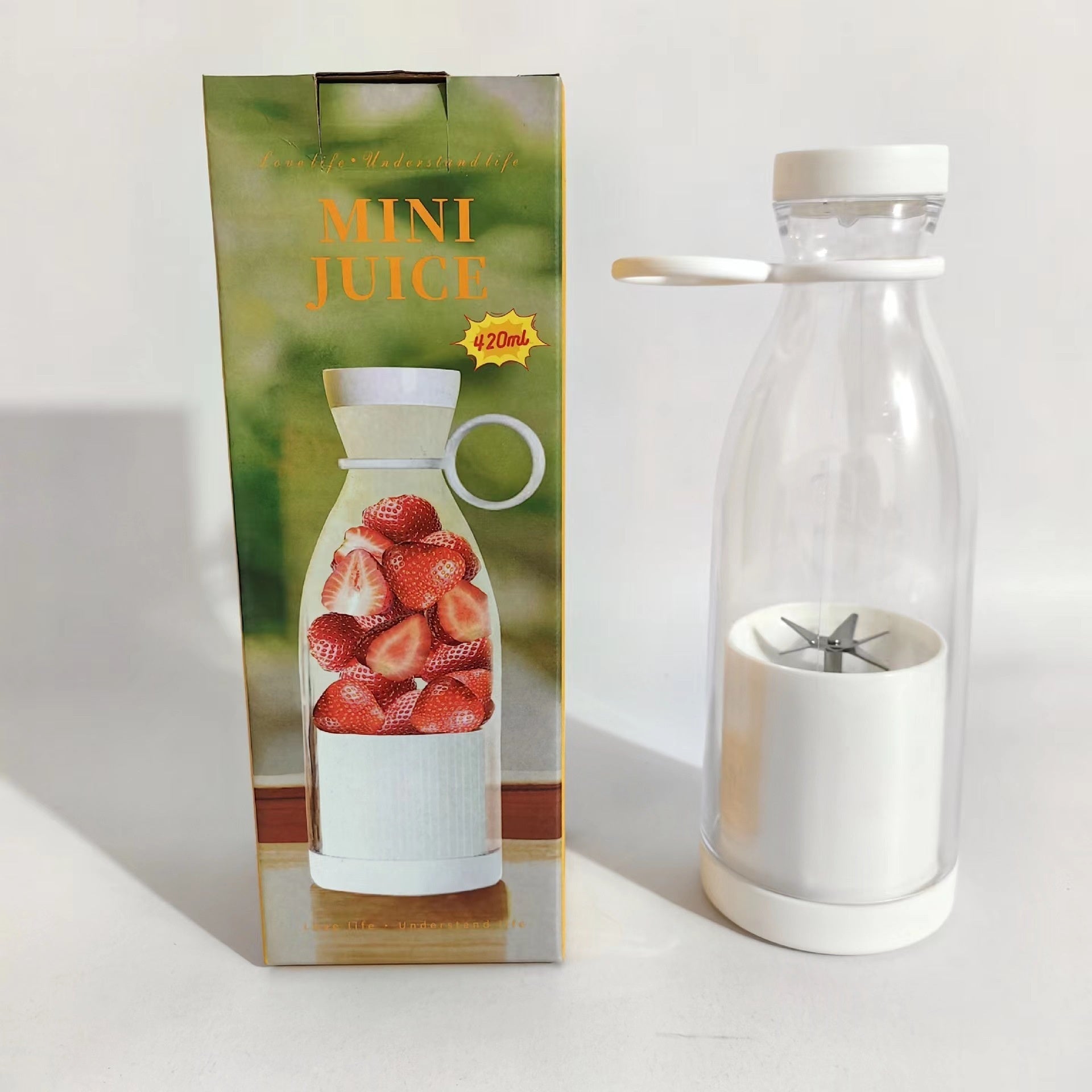 Portable Smoothie Blender – Rechargeable for Fruits and Veggies